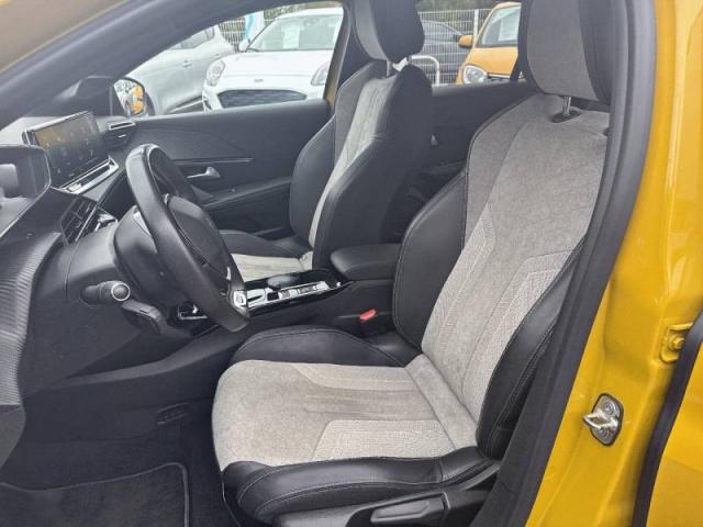 Peugeot 208 image 9
