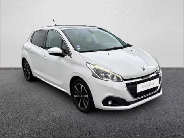 Peugeot 208 image 8