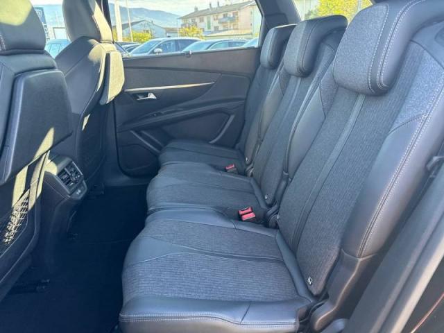 Peugeot 5008 image 6