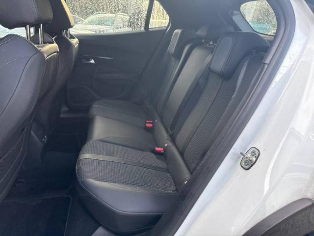 Peugeot 2008 image 3