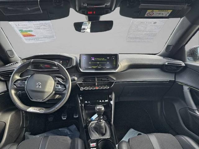 Peugeot 2008 image 2