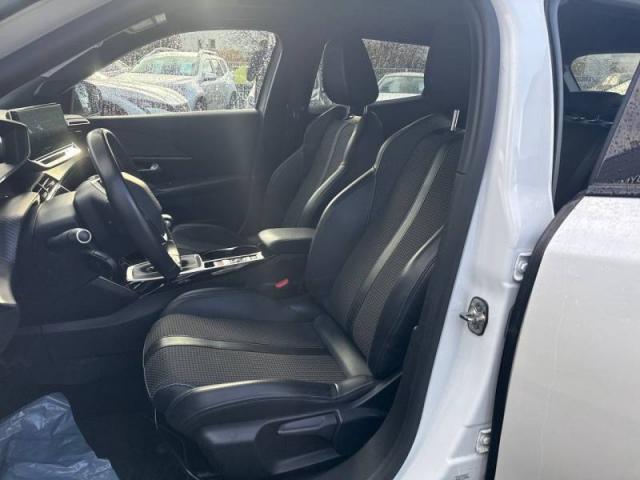 Peugeot 2008 image 9