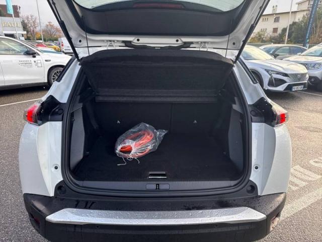 Peugeot 2008 image 2