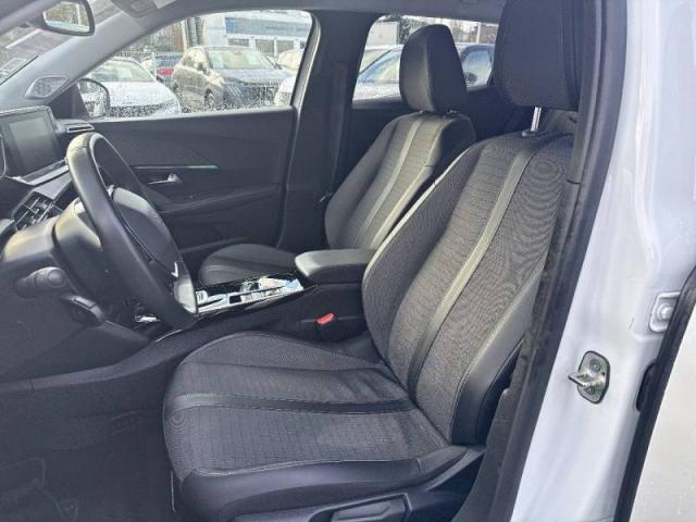 Peugeot 2008 image 8