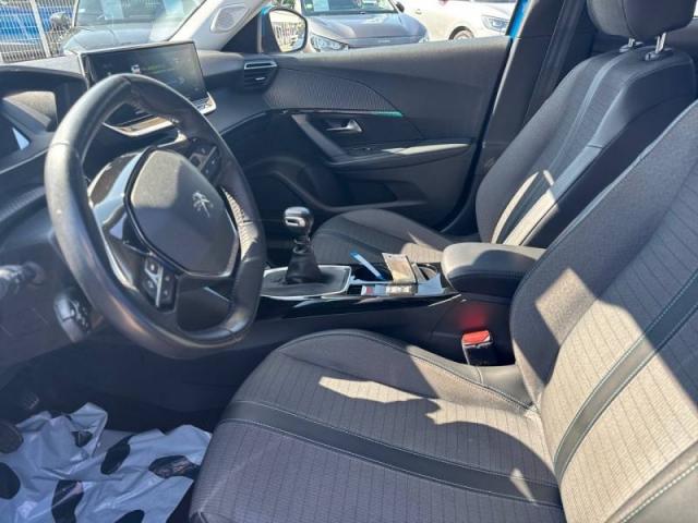 Peugeot 2008 image 2