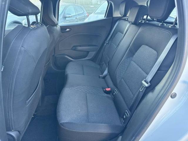 Renault Clio image 9