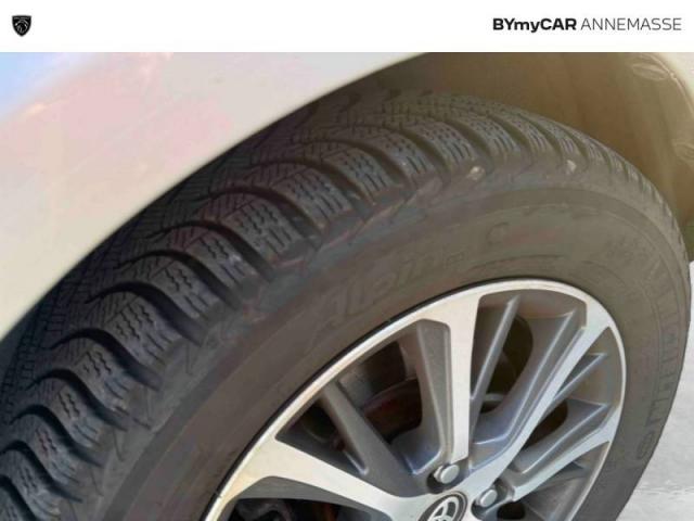 Toyota Yaris image 2