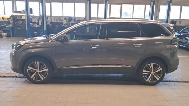 Peugeot 5008 image 9