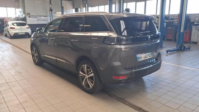 Peugeot 5008 image 1
