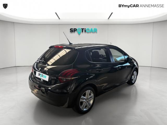 Peugeot 208 image 1