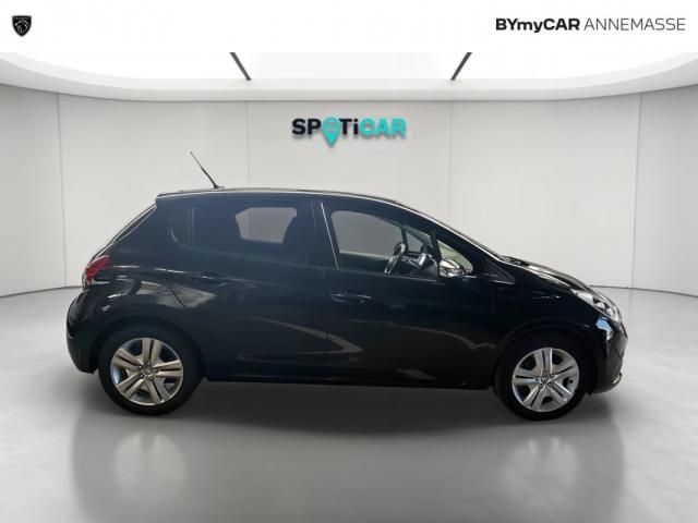 Peugeot 208 image 8