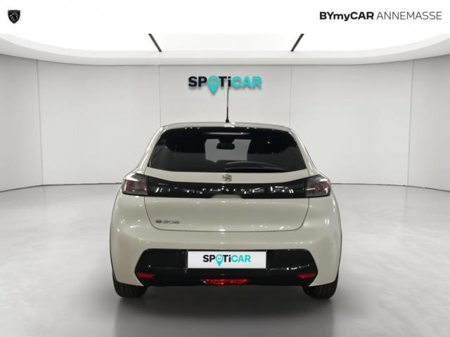 Peugeot 208 image 9