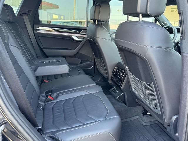 Volkswagen Touareg image 8