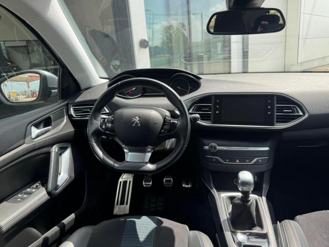 Peugeot 308 image 1