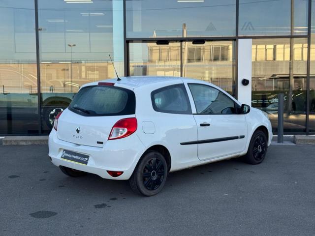 Renault Clio image 2