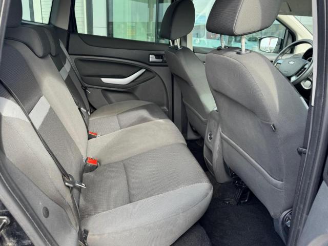 Ford Kuga image 5