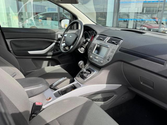 Ford Kuga image 2