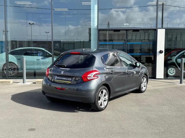 Peugeot 208 image 5