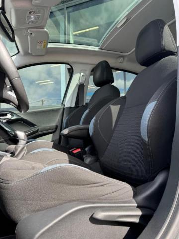 Peugeot 208 image 1