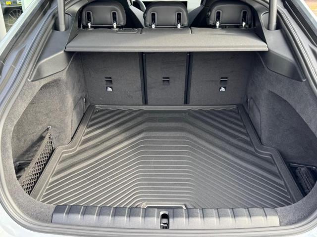 Bmw I4 image 9