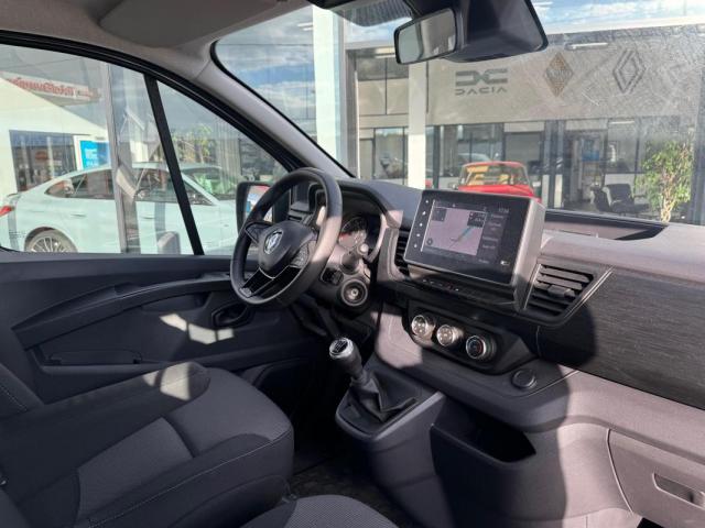 Renault Trafic image 2