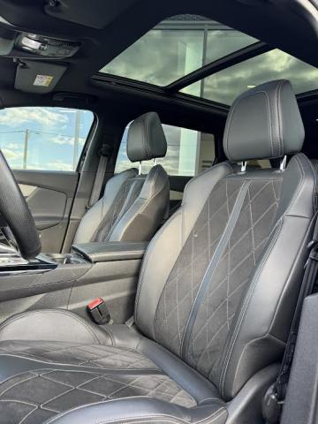 Peugeot 5008 image 1