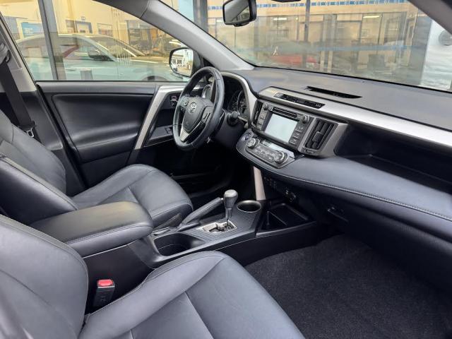 Toyota Rav4 image 2