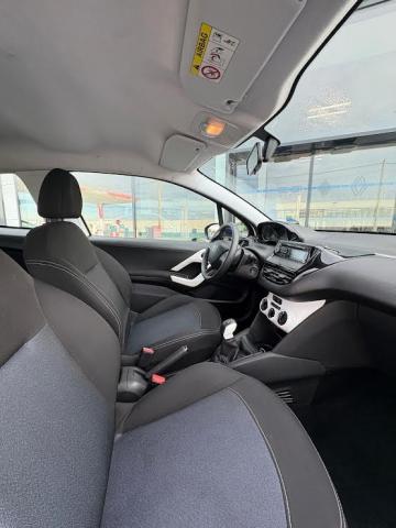 Peugeot 208 image 7