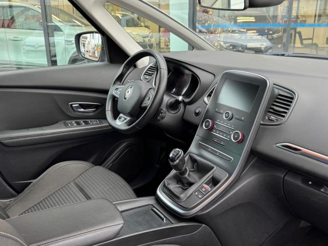 Renault Grand Scénic image 1