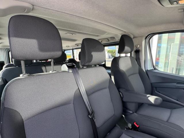 Renault Trafic image 2