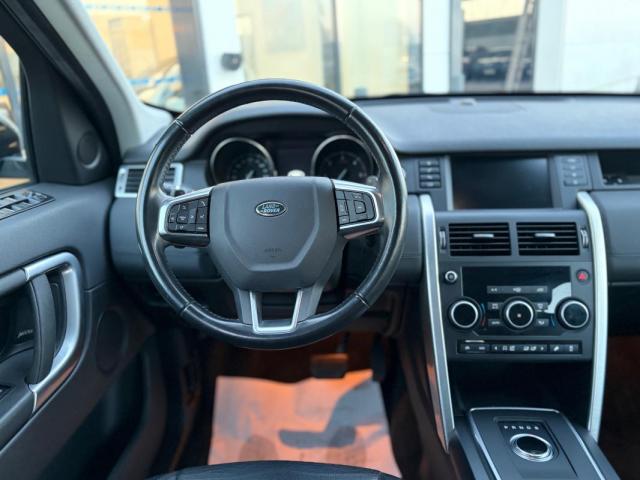 Land Rover Discovery image 6