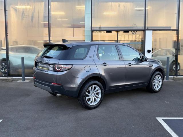 Land Rover Discovery image 8
