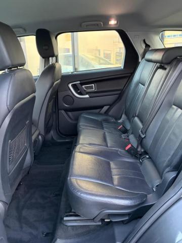 Land Rover Discovery image 5