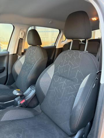 Peugeot 2008 image 7