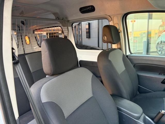 Renault Kangoo image 2