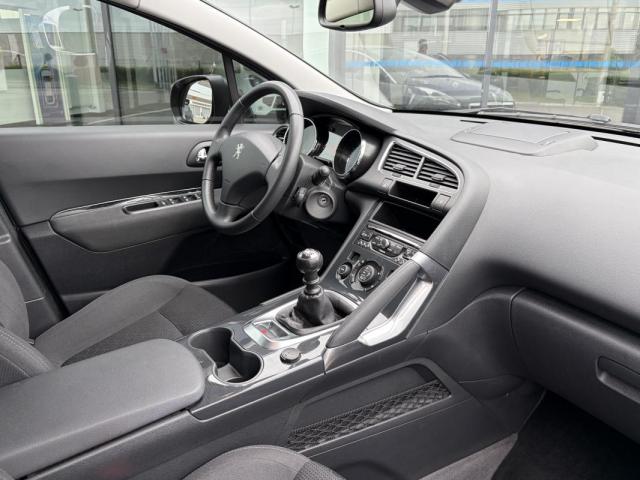 Peugeot 3008 image 1