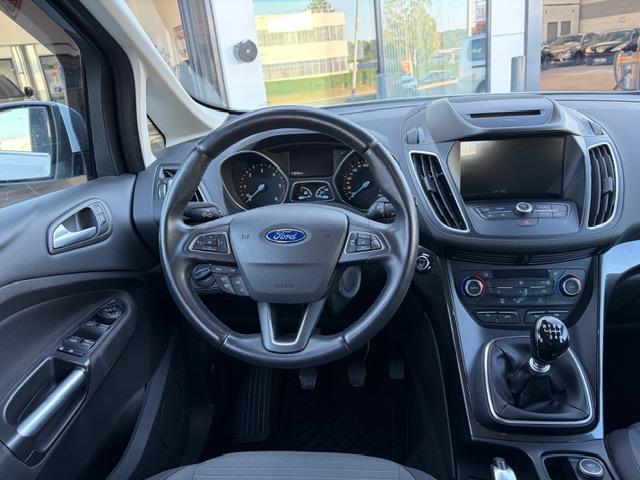 Ford C-Max image 8