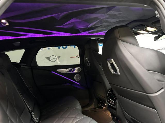Bmw Xm image 8