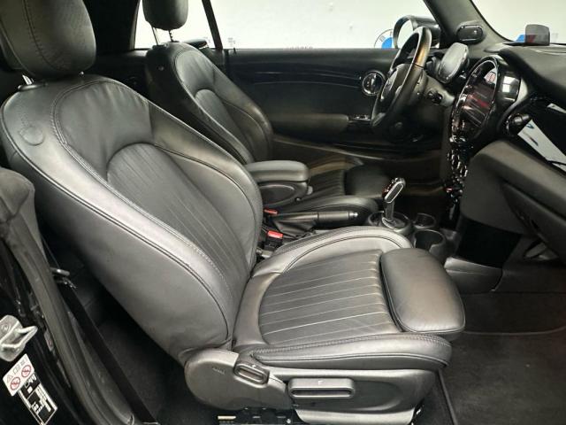 Mini Cabrio image 5