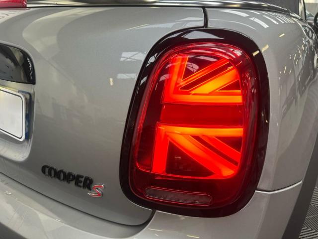 Mini Cabrio image 7