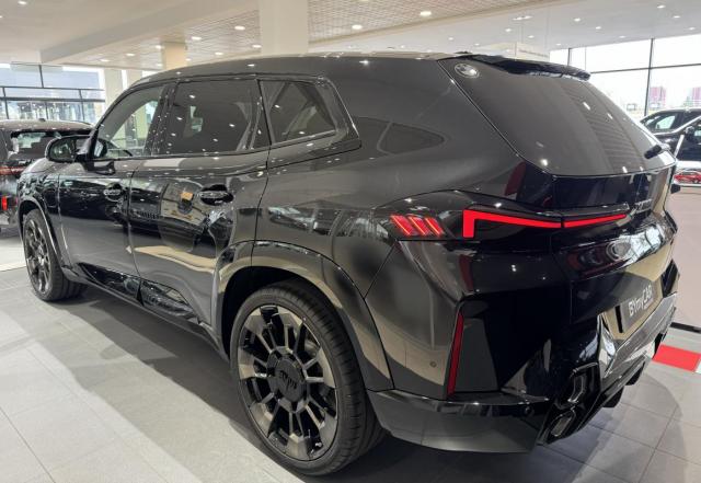 Bmw Xm image 6