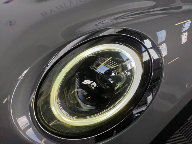 Mini Cabrio image 5