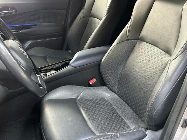 Toyota C-Hr image 6