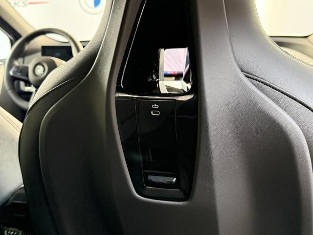 Bmw Ix image 8