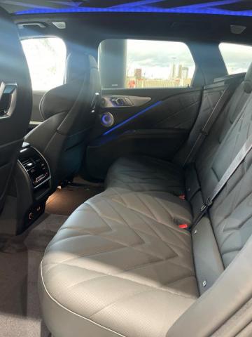 Bmw Xm image 6