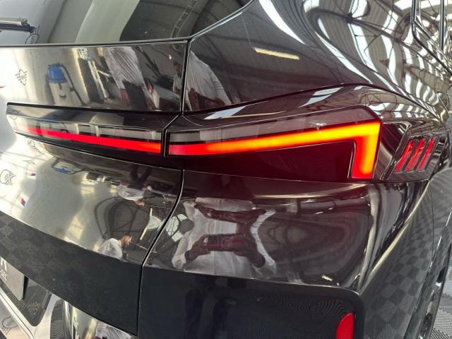 Bmw Xm image 1