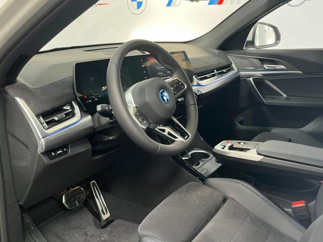 Bmw Ix2 image 7