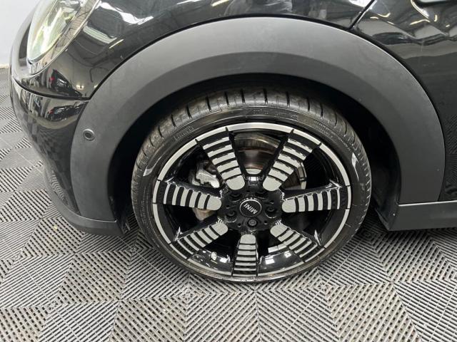 Mini Cabrio image 8