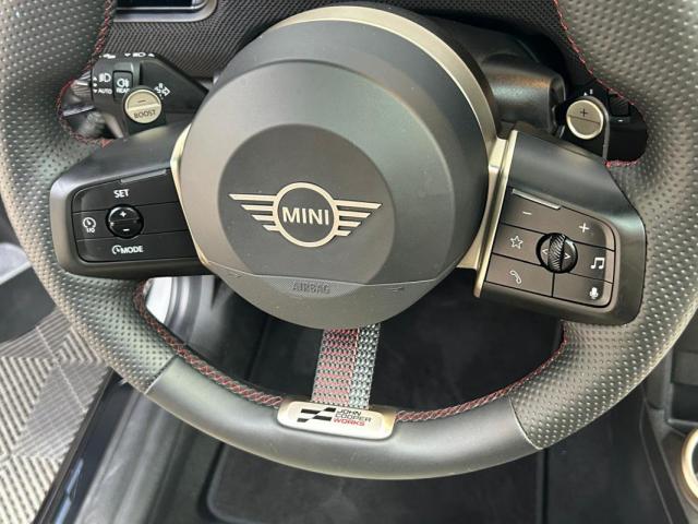 Mini Cooper image 2