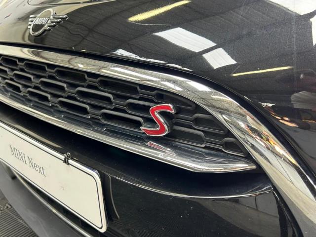 Mini Clubman image 9